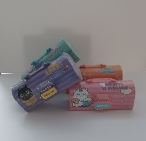 ESTUCHE PORTALAPICES PLUSH