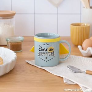 TAZA CON CAPA ERES UN SUPERPAPA