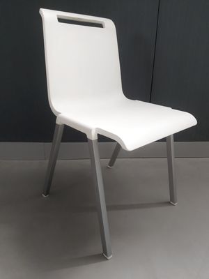 SILLA MIT POLIURETANO BLANCO, BASE ALUMINIZADA