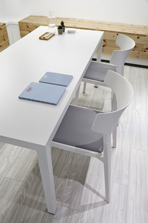 SILLA WING POLIPROPILENO BLANCO ASIENTO PUR GRIS